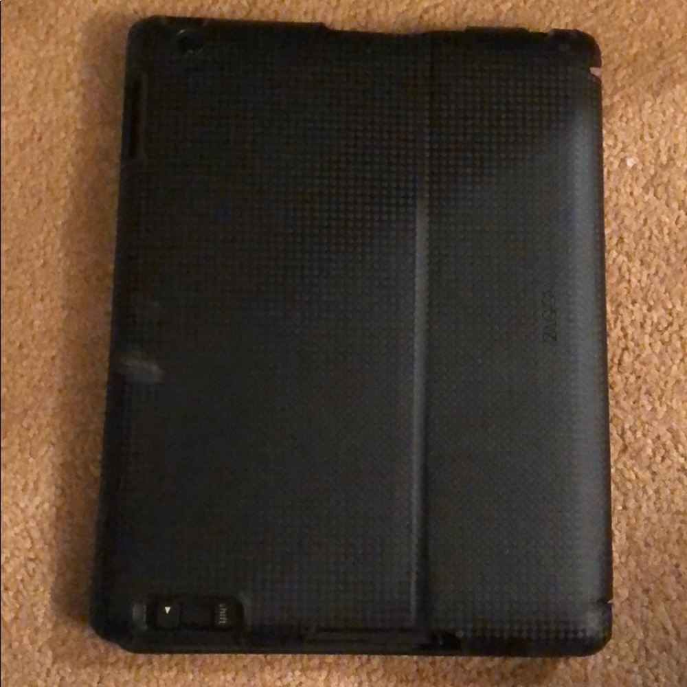 Zagg Tablet Case W/ Bluetooth Keyboard For Ipad - image 2
